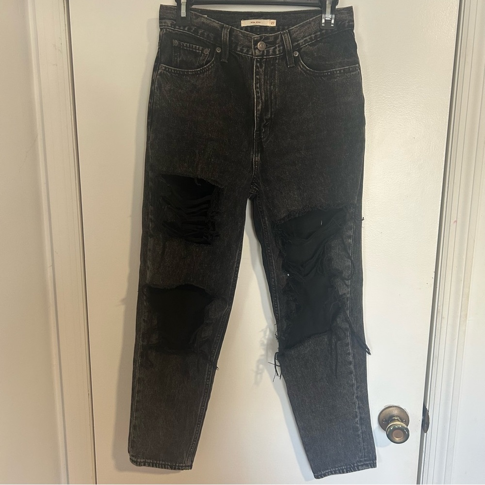 Levi’s High Waisted Black Mom Jeans